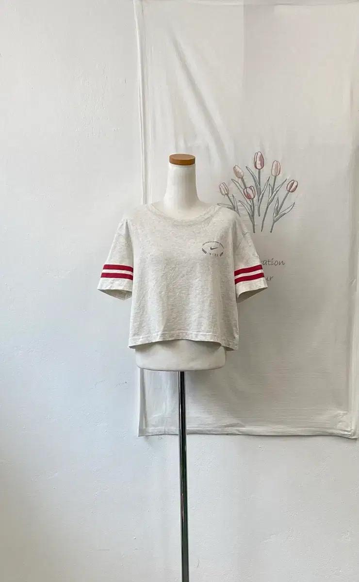 나이키 스포츠웨어 쇼트 슬리브 크롭 톱 323 2