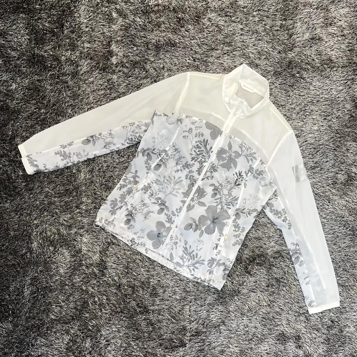 노스페이스 여성 경량 바람막이 90(M) 2
