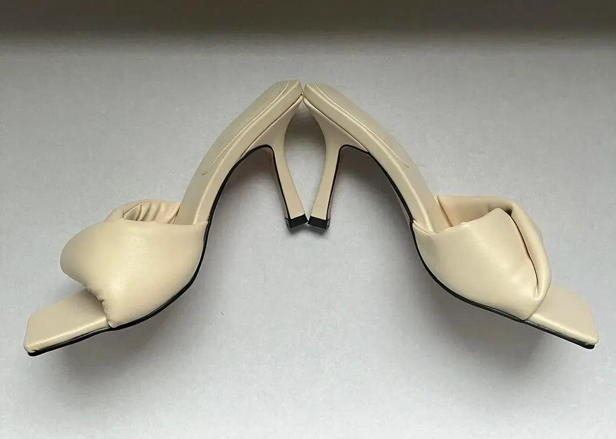 #755 스퀘어토 7cm 스틸레토 샌들 235 베이지 10