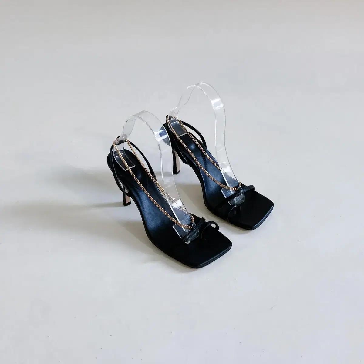 #세일 168 슬림 체인 8cm 스틸레토 샌들 235 블랙 2