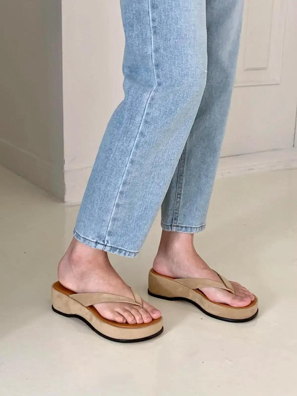 #세일 9304 스웨이드 배색플랫폼 5cm 쪼리슬리퍼 250 브라운 9