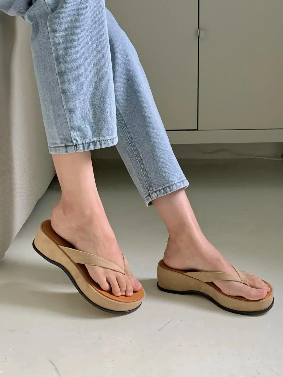 #세일 9304 스웨이드 배색플랫폼 5cm 쪼리슬리퍼 245 브라운 3