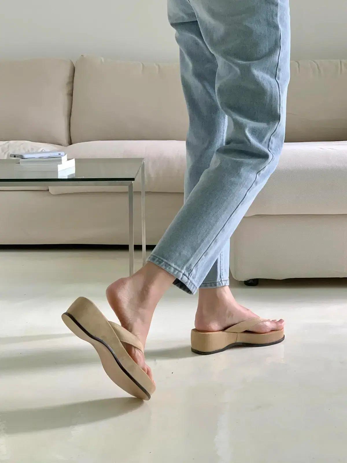 #세일 9304 스웨이드 배색플랫폼 5cm 쪼리슬리퍼 245 브라운 7