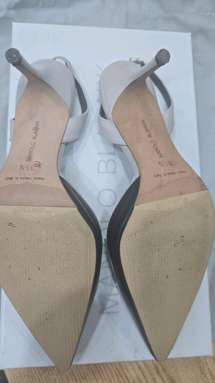 마놀로 블라닉 에비오나슬리 나파 레더 슬링백 힐 블랙 6