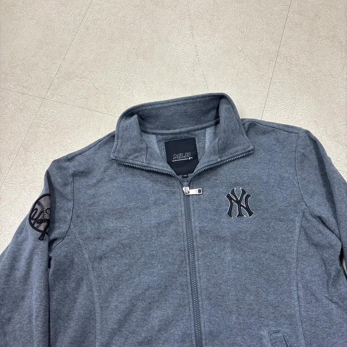 MLB 뉴욕 양키스 로고 집업 자켓 그레이 3