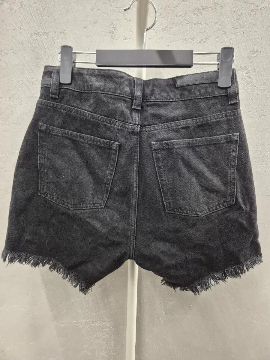 IRO 블랙 데님 숏팬츠 23W 4