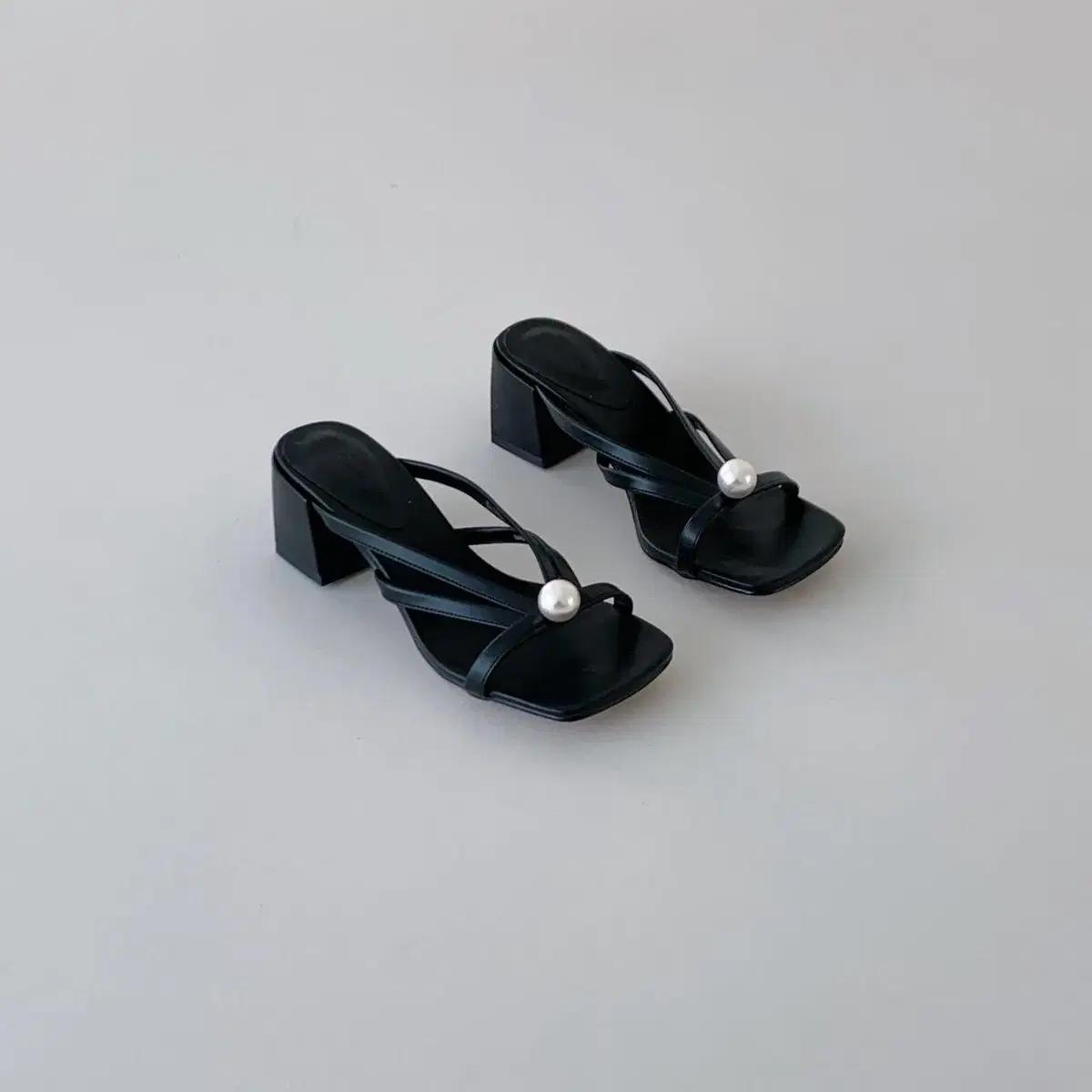 #770 진주 포인트 6cm 스틸레토힐 225 블랙 2