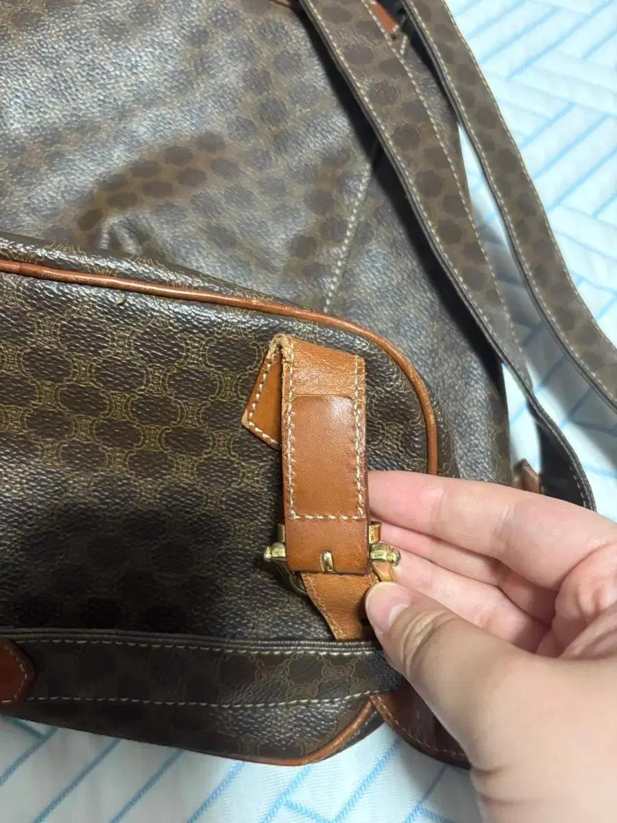 셀린느 마카담 백팩 브라운 5