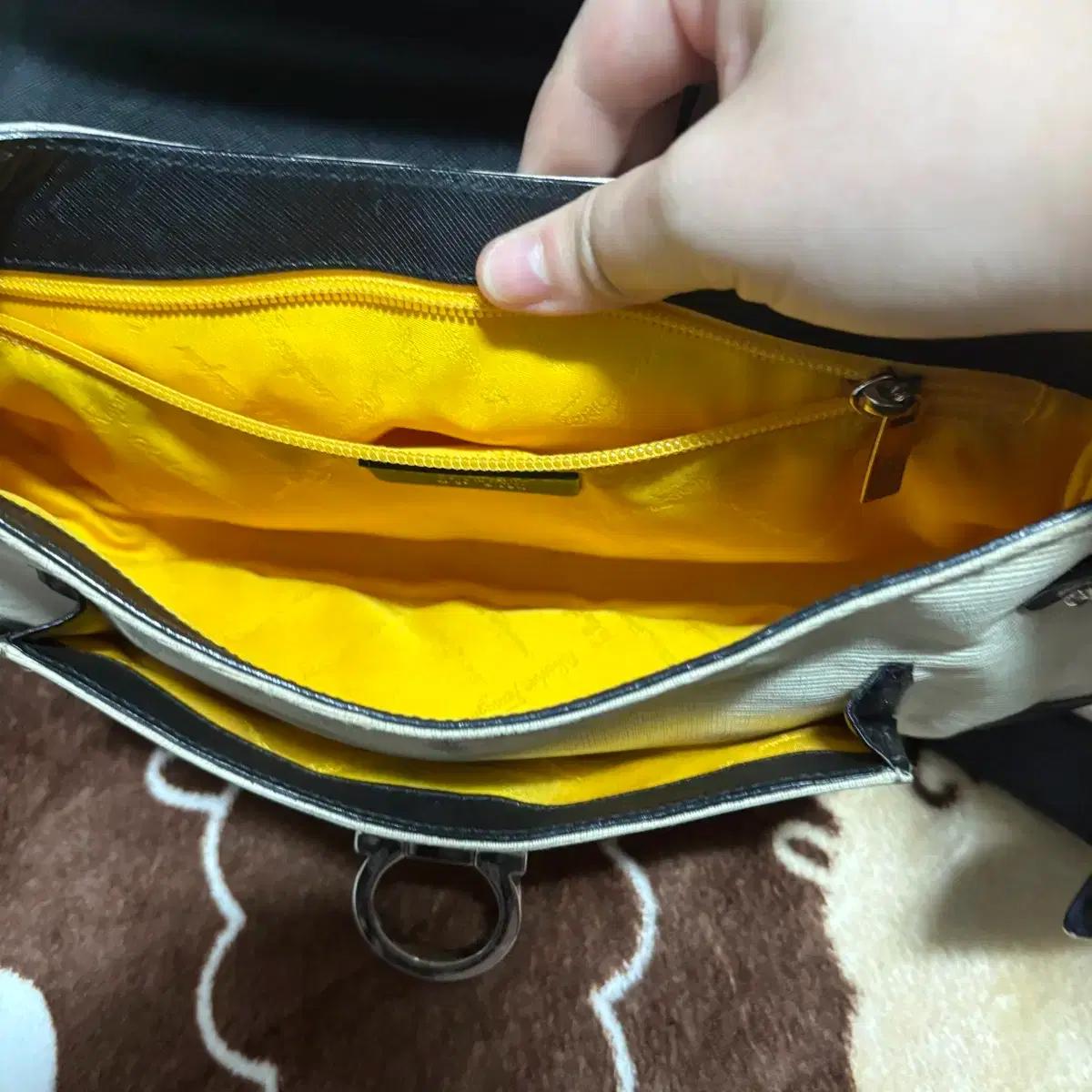 페라가모 소피아 숄더백 6