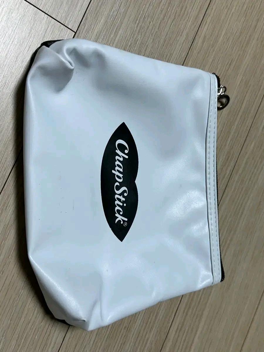 블랙 화이트 메쉬 파우치 2
