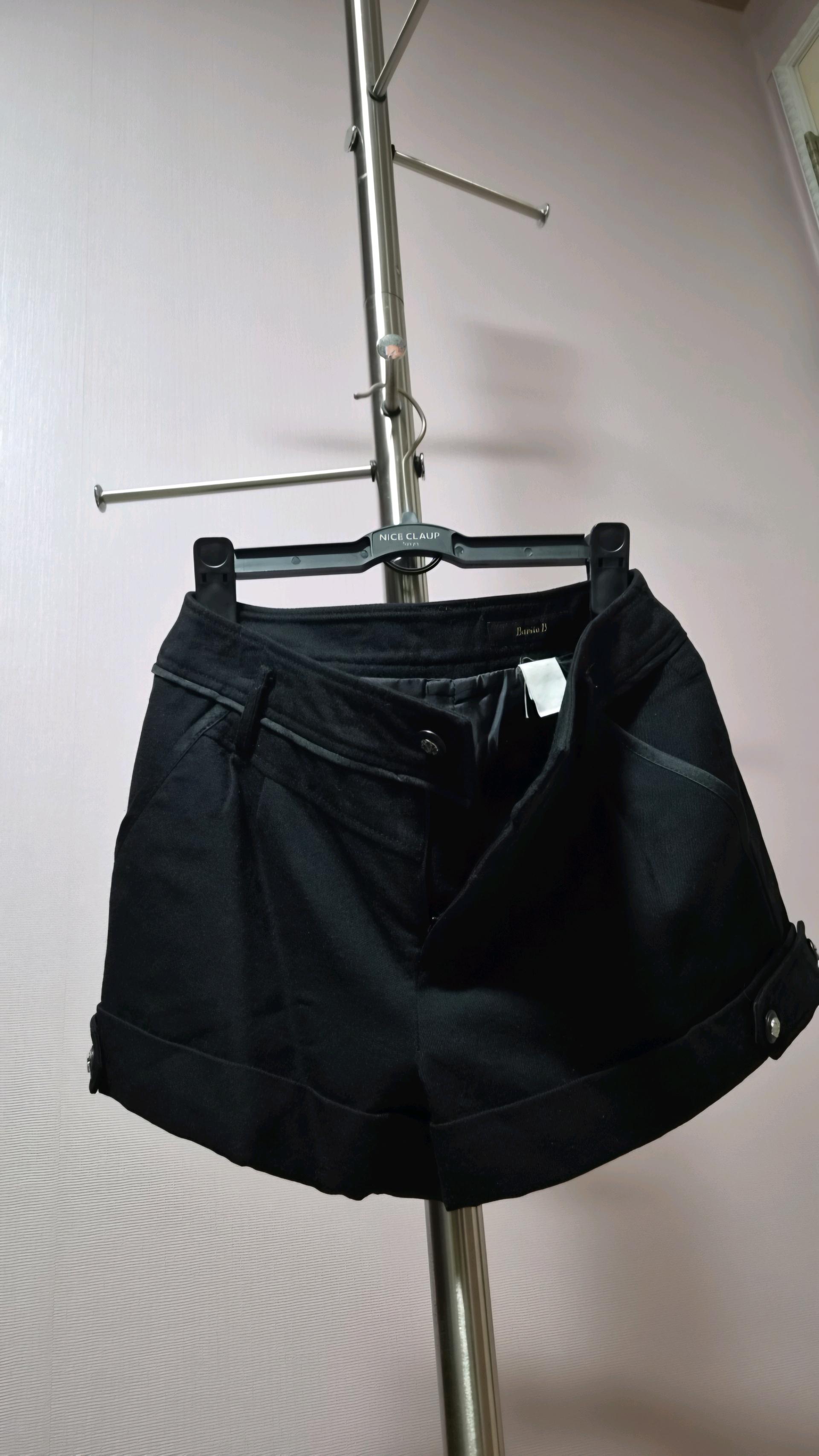 베네통 블랙 롤업 반바지 3