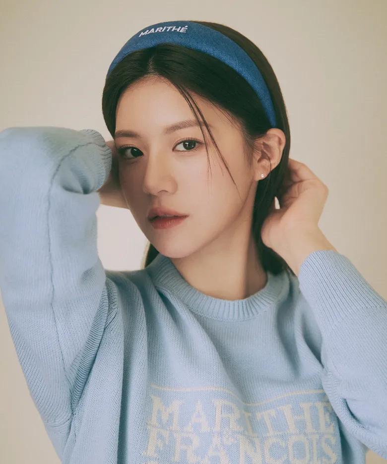 마리떼 프랑소와 저버 자수 로고 헤어밴드 블루 2
