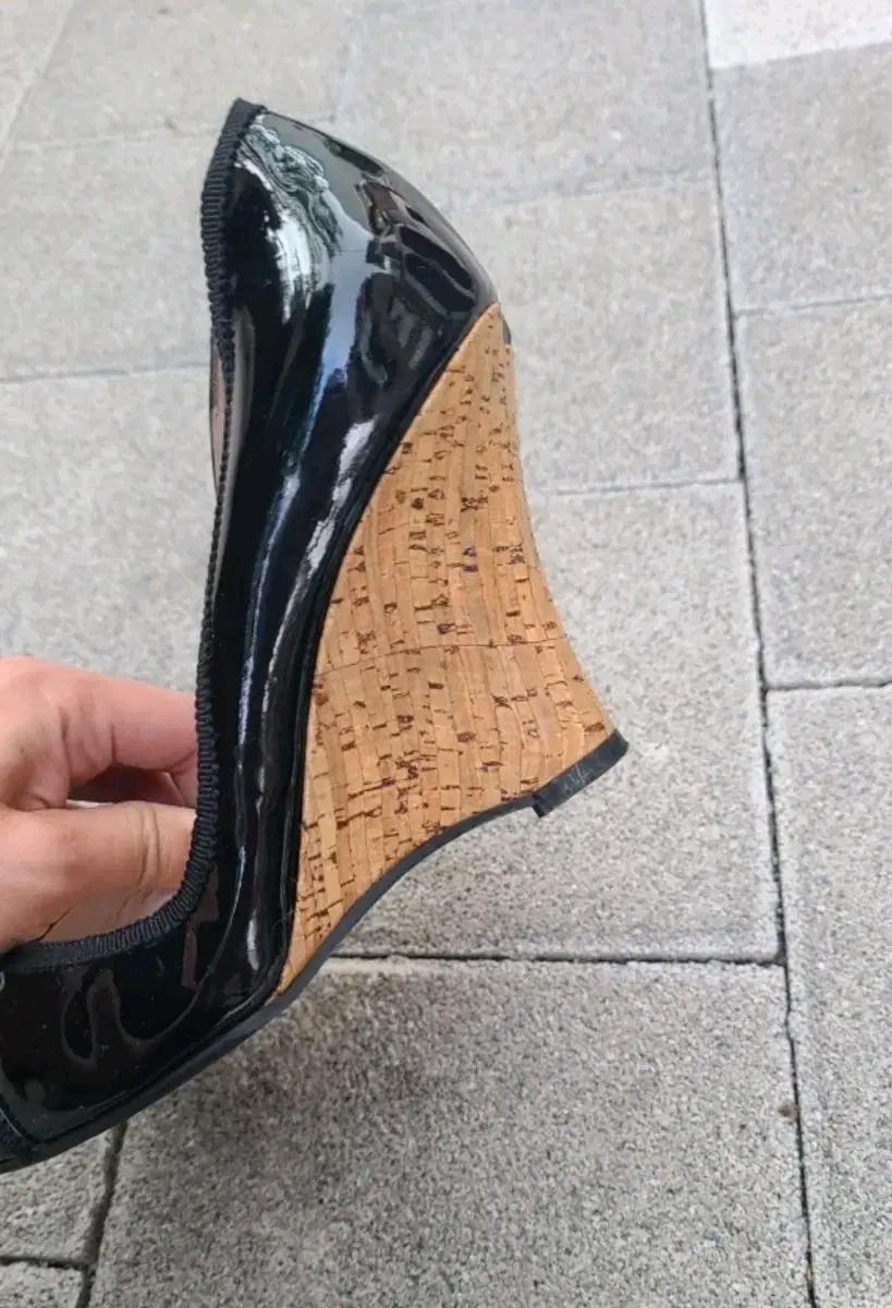 살바토레 페레가모 정품 애나멜 펌프스 웨지힐 230사이즈 3