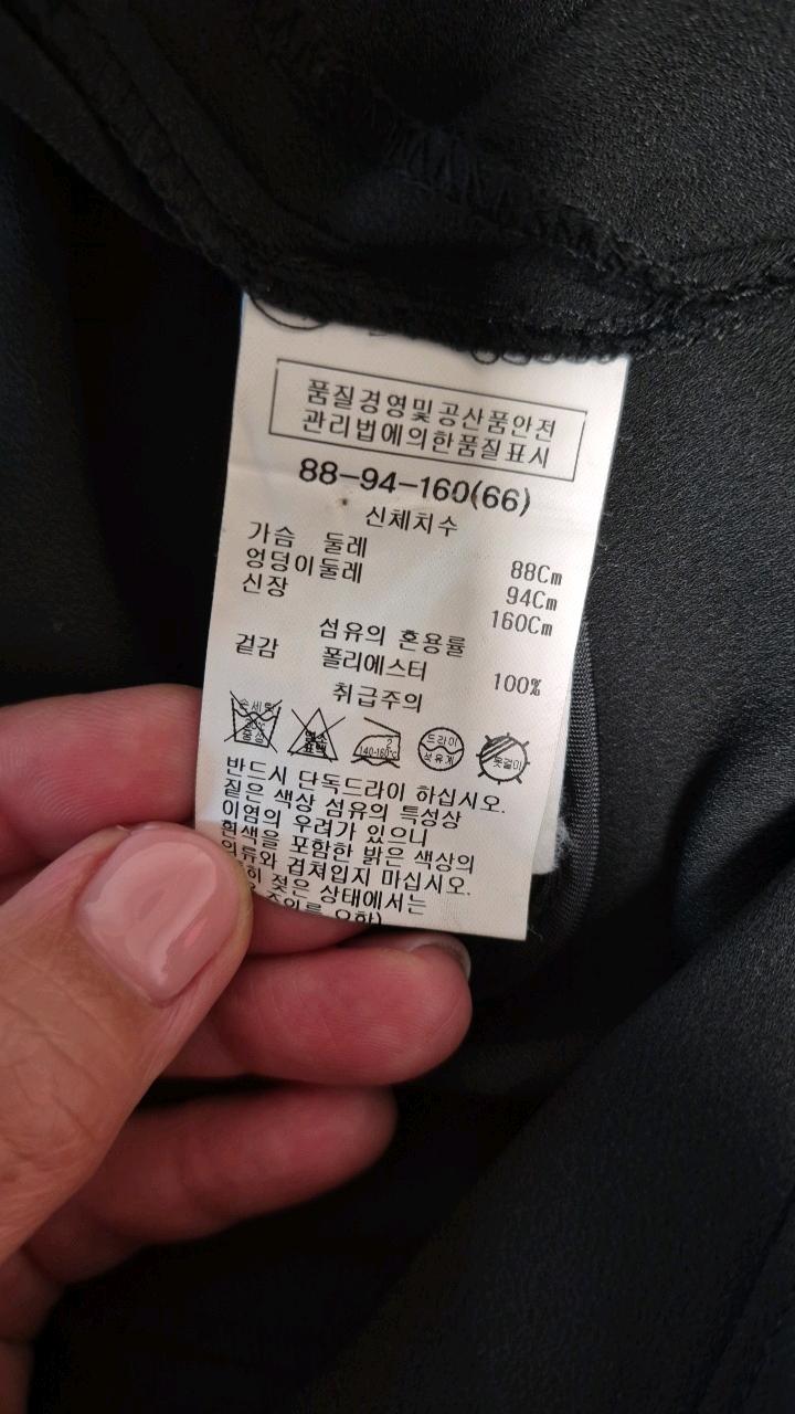 쉬즈미스 민소매 와이드 점프수트 블랙 4