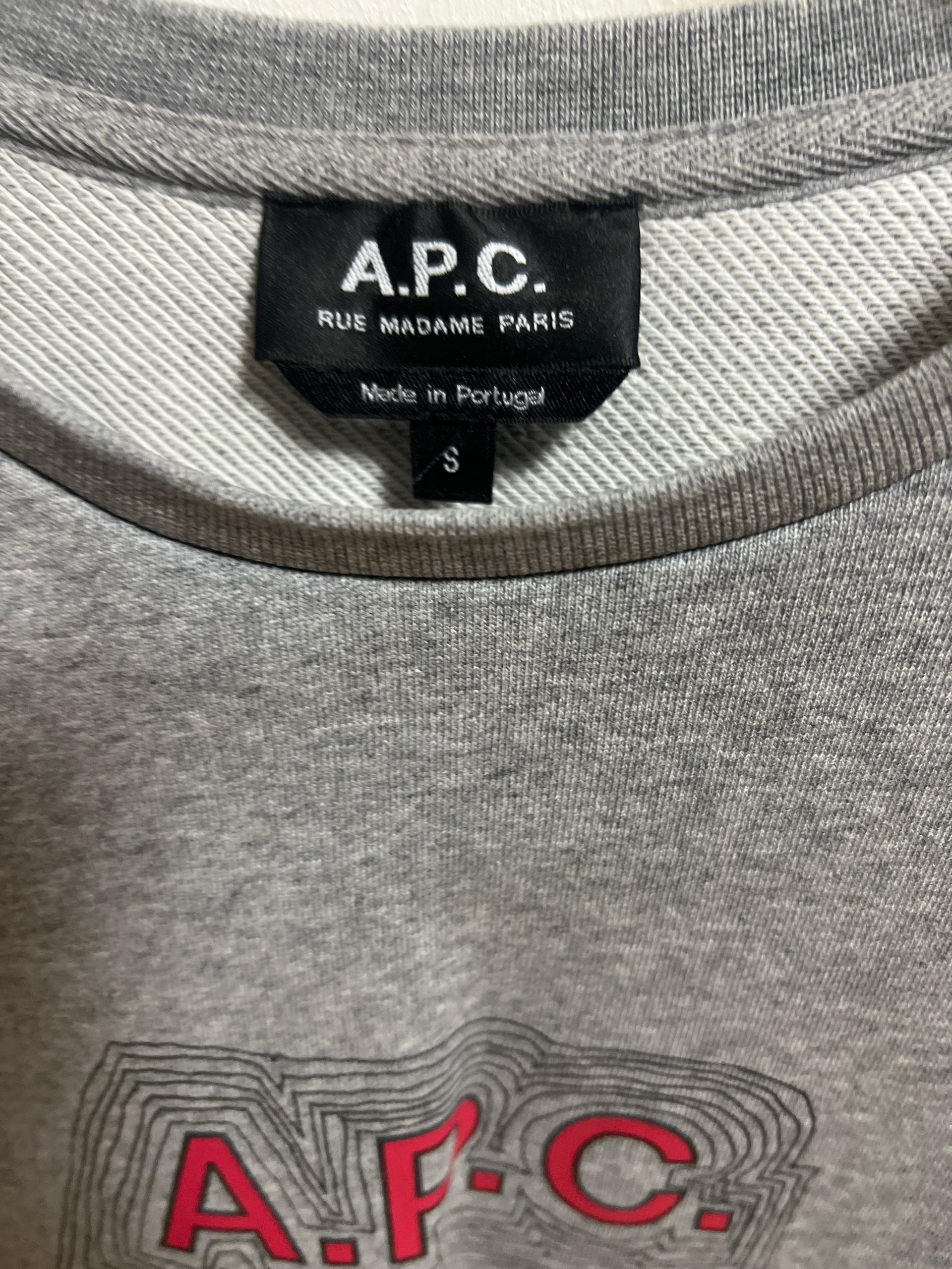 A.P.C. 로고 프린트 맨투맨 티셔츠 그레이 3