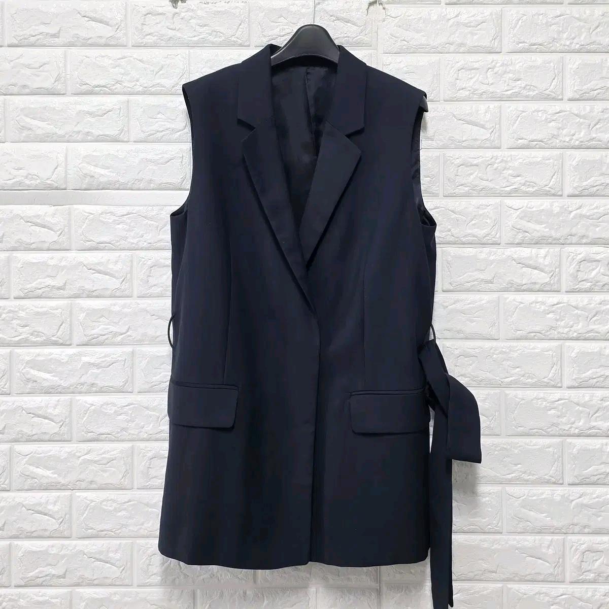 M 코스 COS 블랙 원버튼 베스트 D537 2