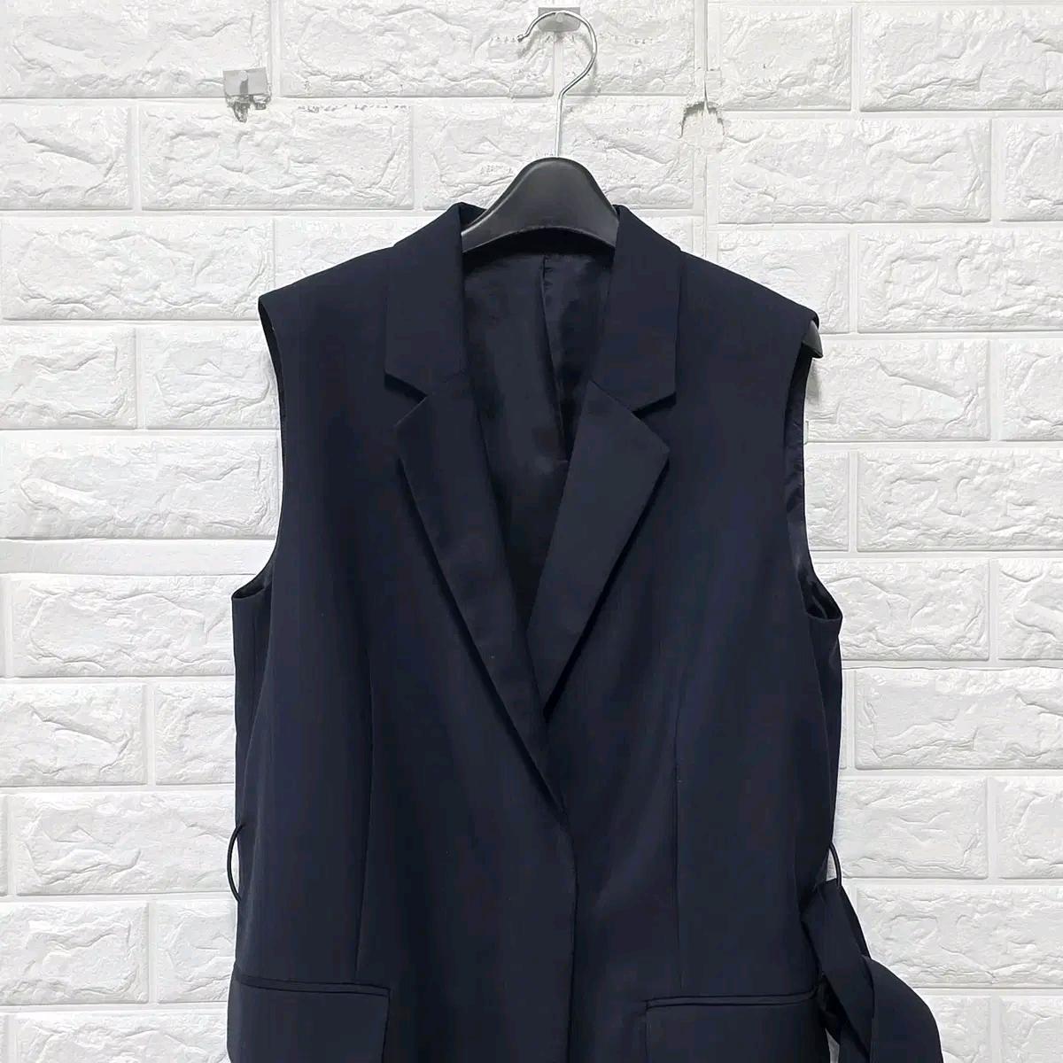 M 코스 COS 블랙 원버튼 베스트 D537 6