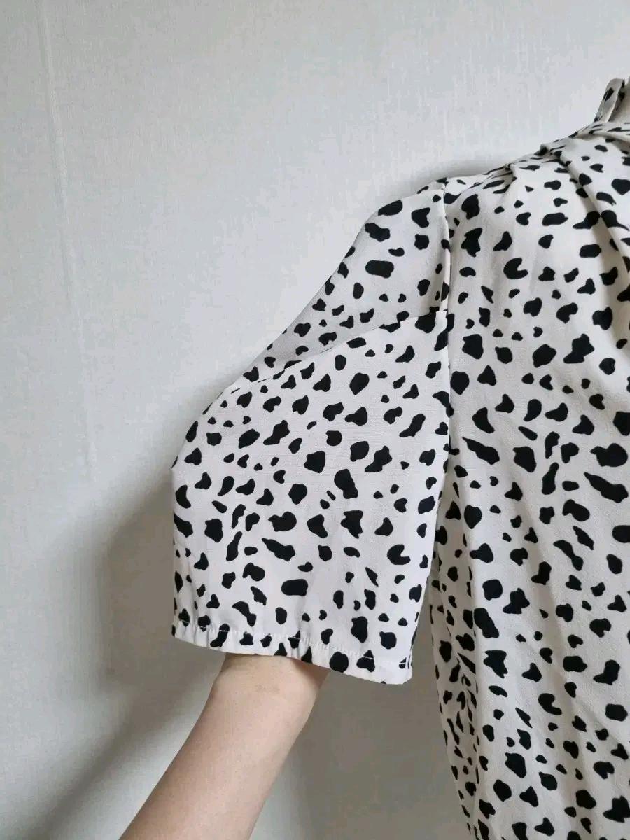 BL309 달마시안 패턴 브이넥 반팔 블라우스 3