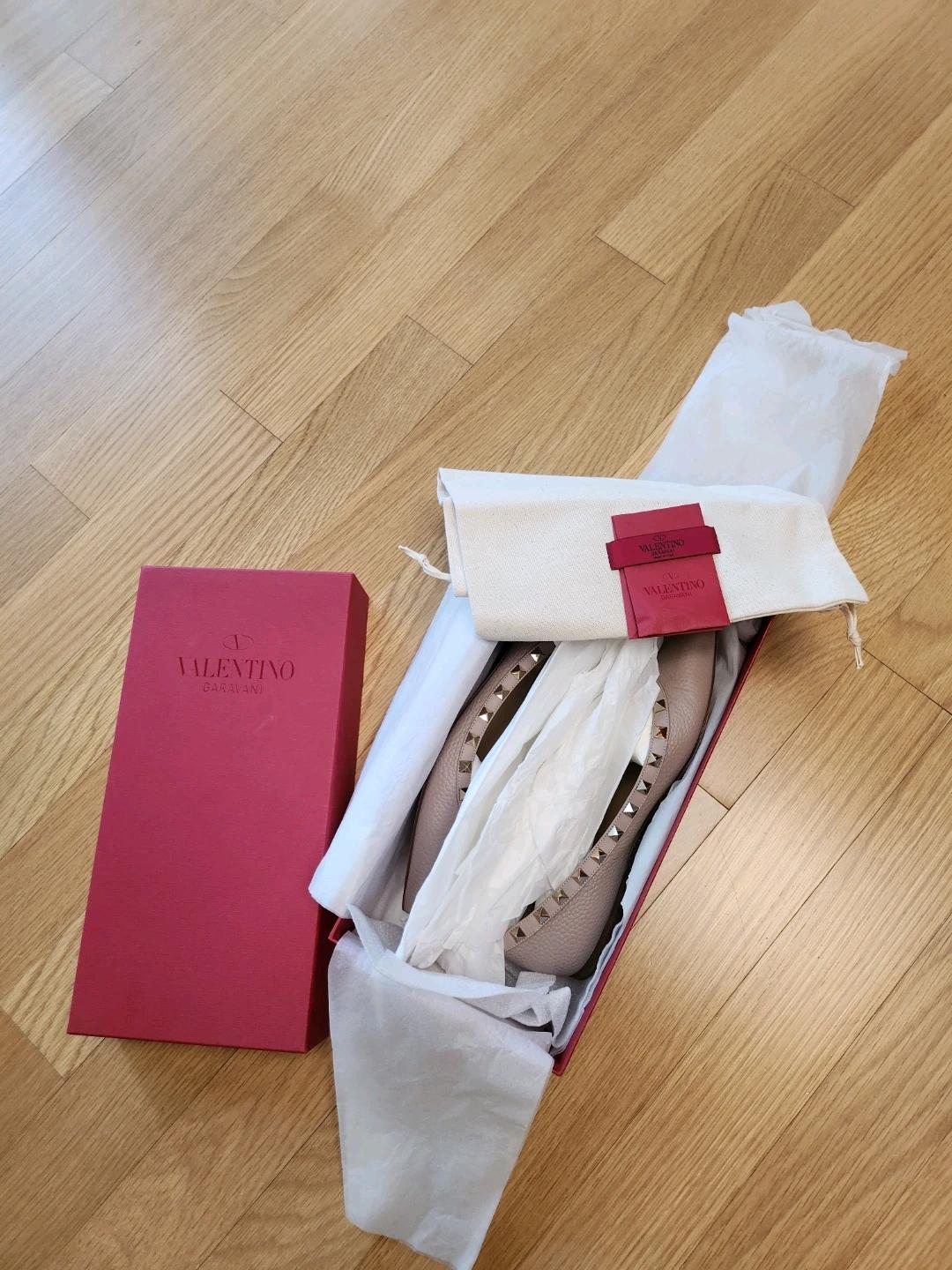 (새상품)발렌티노 락스터드 플랫슈즈 37 2/1 7