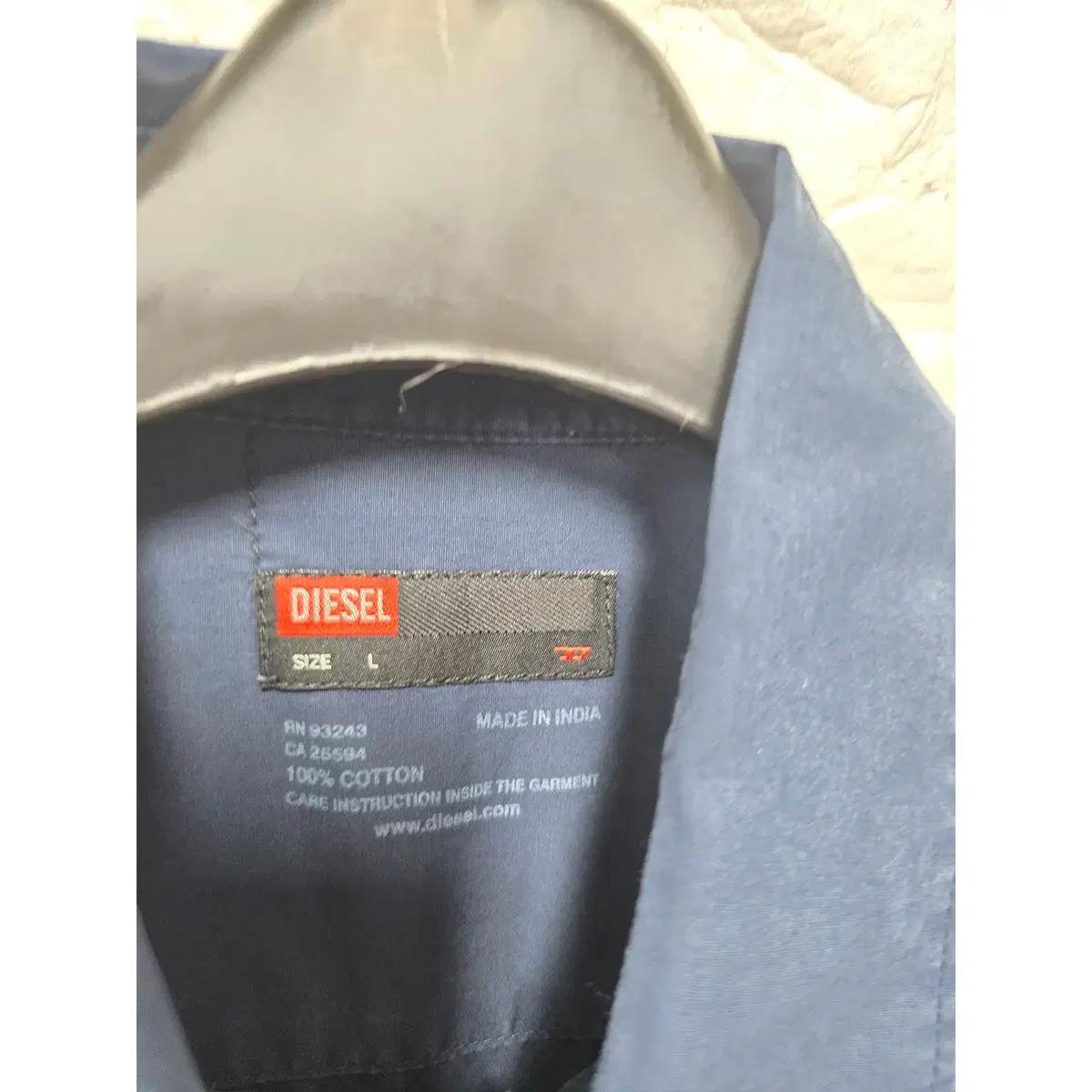 L 디젤 네이비 반팔 셔츠 D568 3