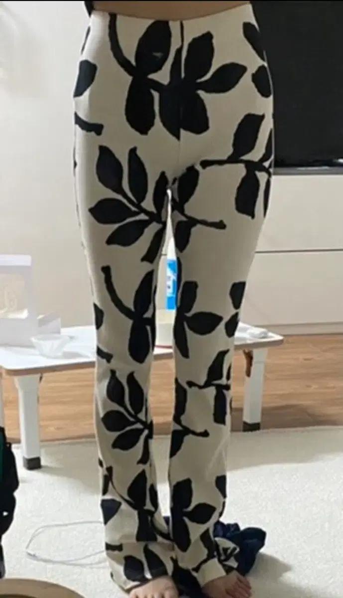 자라(zara)/플라워 패턴 바지 (S) 2