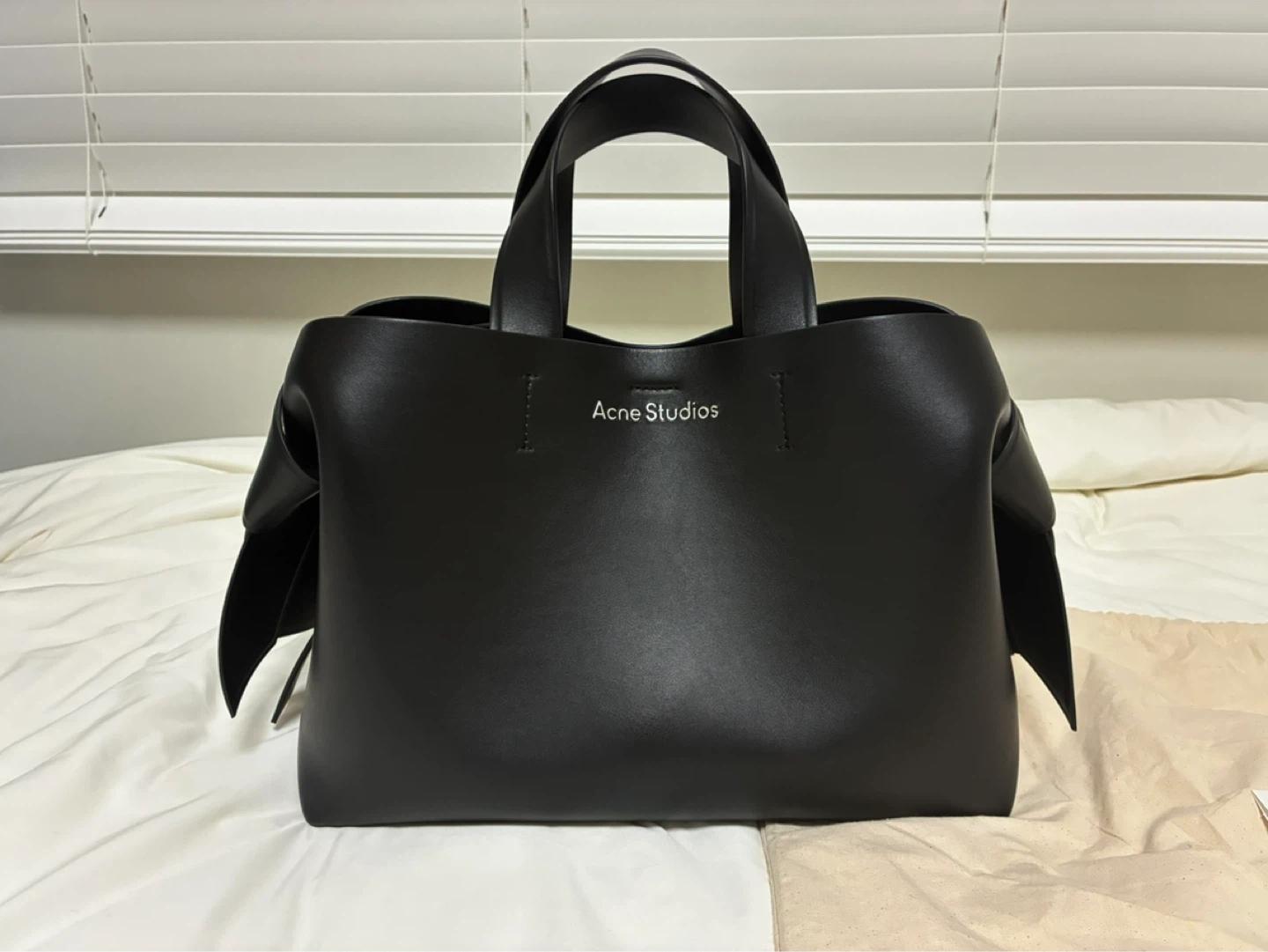 Acne Studios 아크네 스튜디오 무스비 토트백 미디사이즈 블랙 2