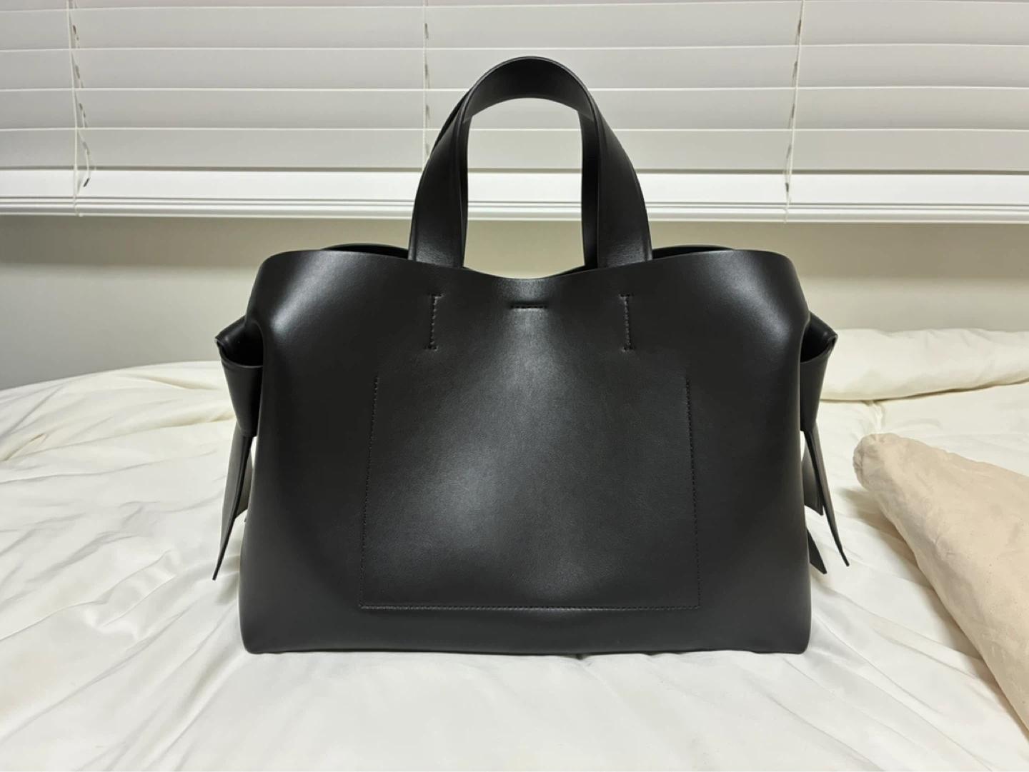 Acne Studios 아크네 스튜디오 무스비 토트백 미디사이즈 블랙 4
