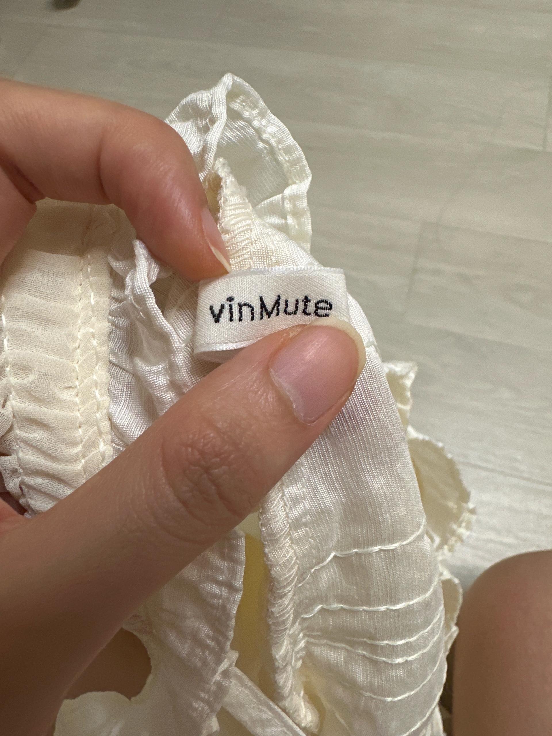 [vinMute] 빈뮤트 셔링 프릴 슬리브리스 나시 티셔츠 화이트 3