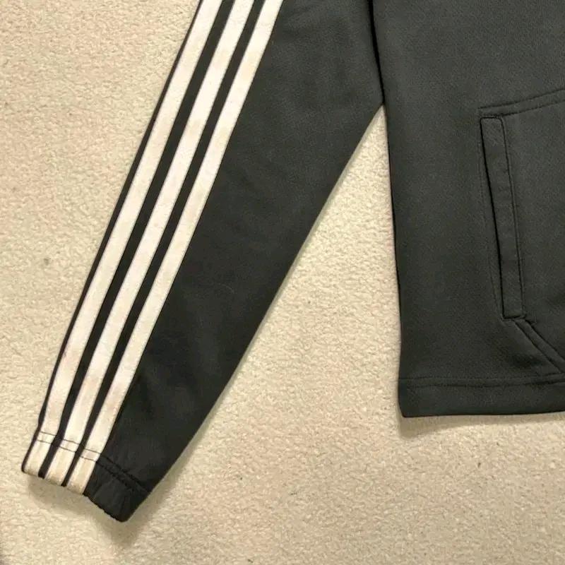 ADIDAS 에센셜 윅 후디 블랙 95 4
