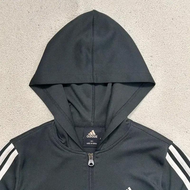ADIDAS 에센셜 윅 후디 블랙 95 5