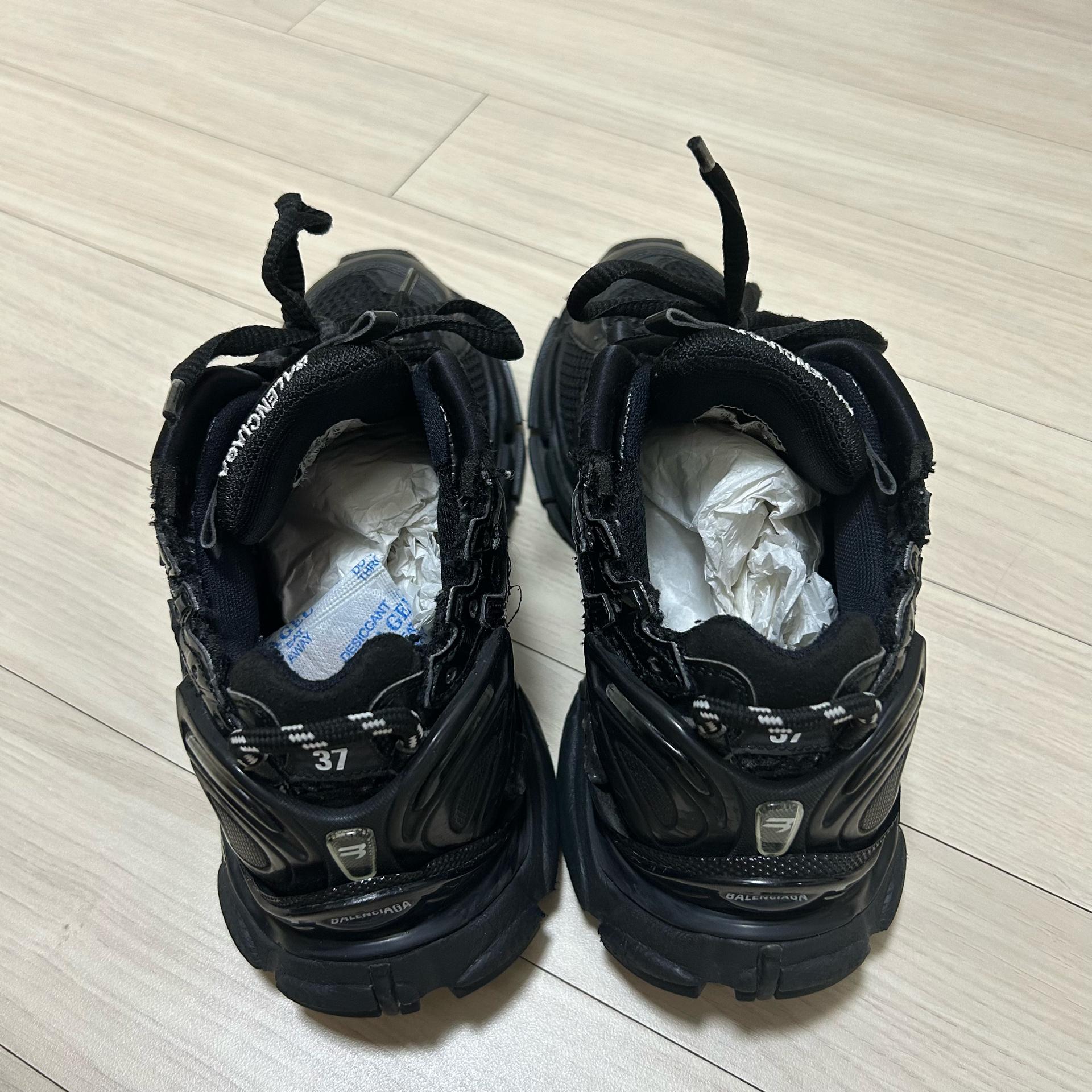 발렌시아가 러너 올 블랙 5