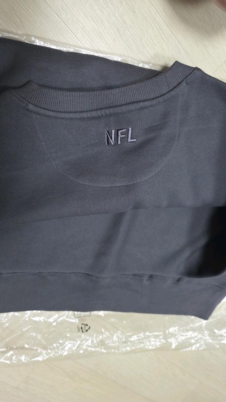 NFL 클럽 부클 크루 맨투맨 티셔츠 차콜 4