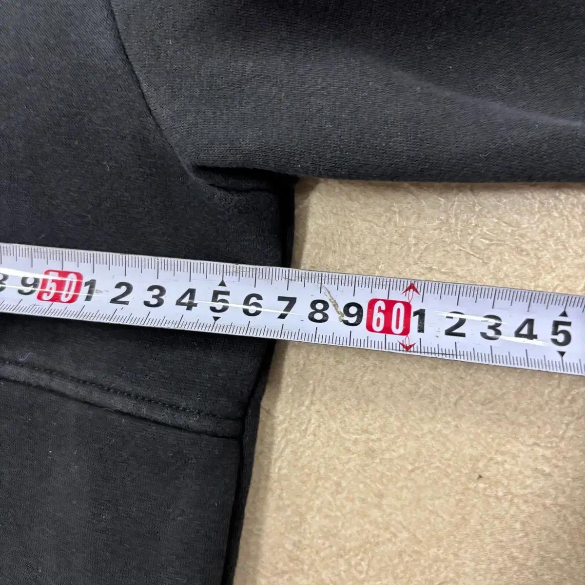 아디다스 센터로고 반집업 맨투맨 6