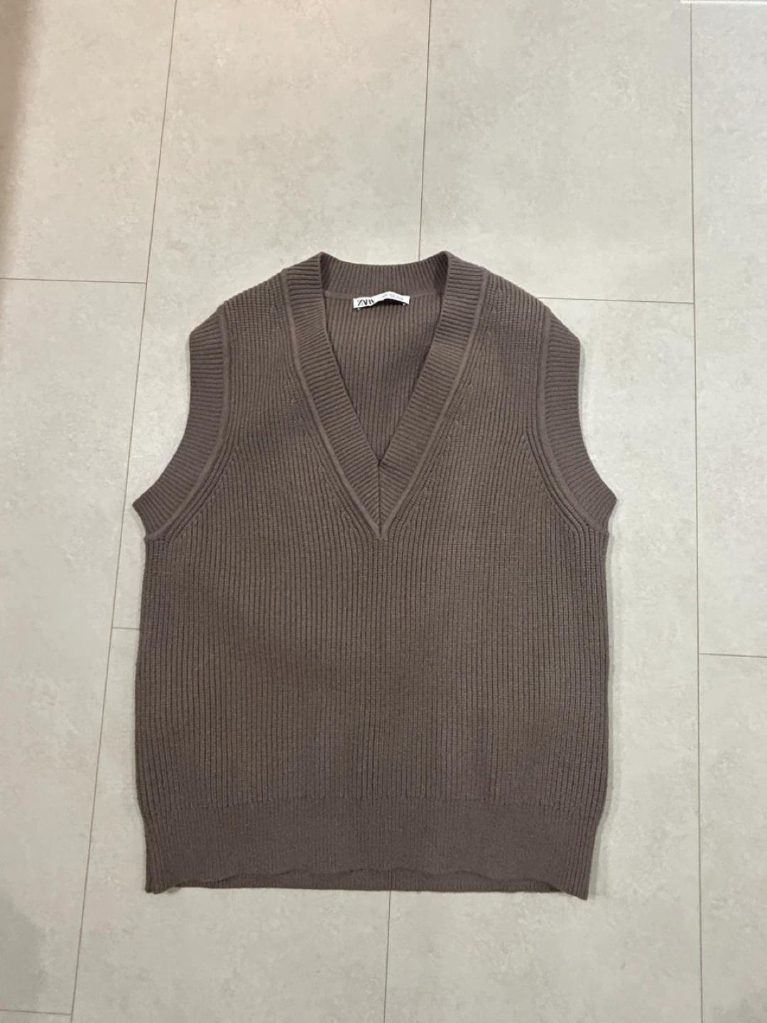 ZARA 브이넥 니트 조끼 2