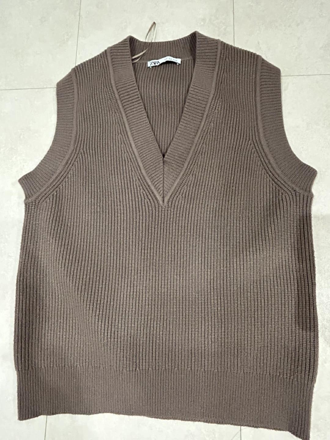 ZARA 브이넥 니트 조끼 4