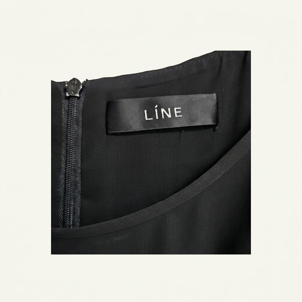 라인(LINE) 블랙 루즈핏 미디 원피스 1