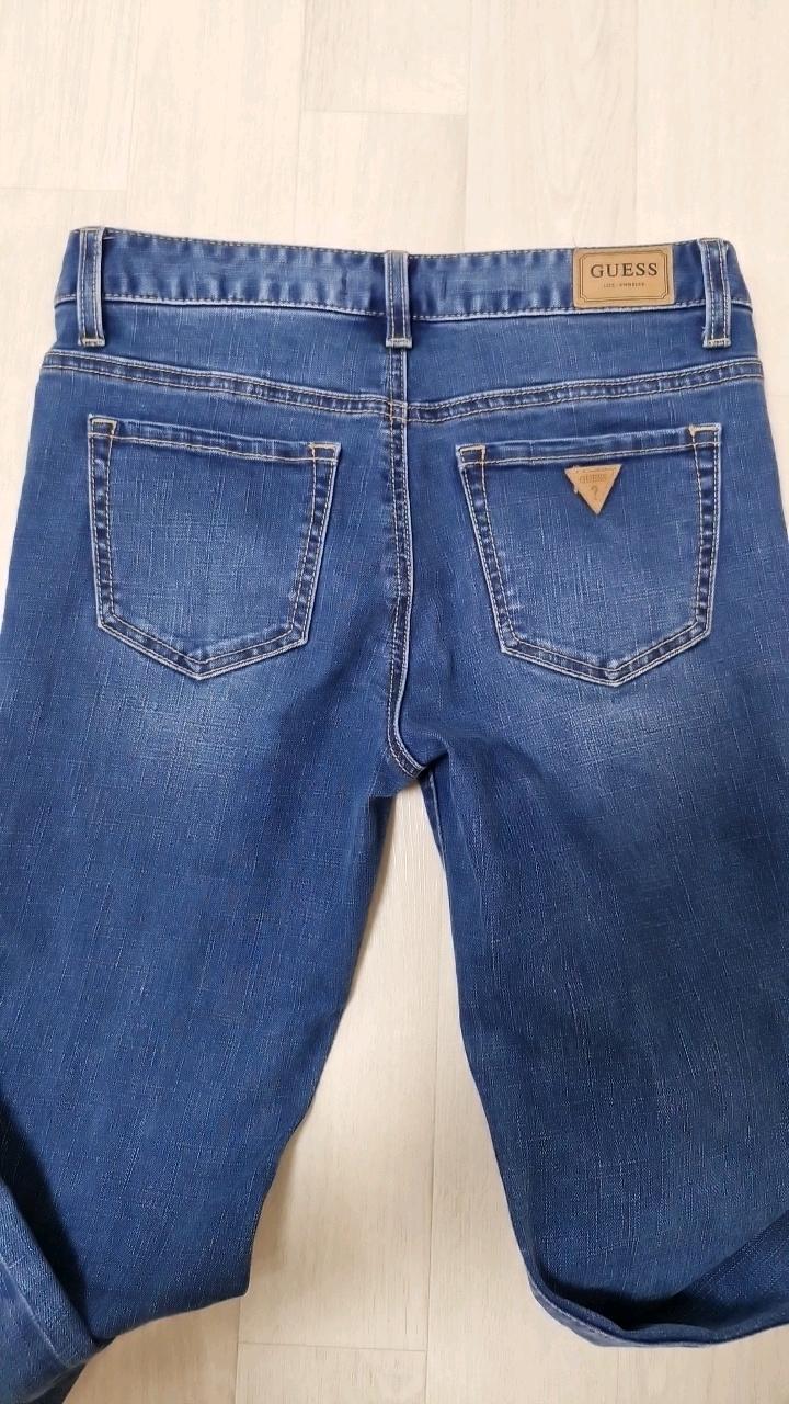게스 워싱 중청 부츠컷 데님 팬츠 5