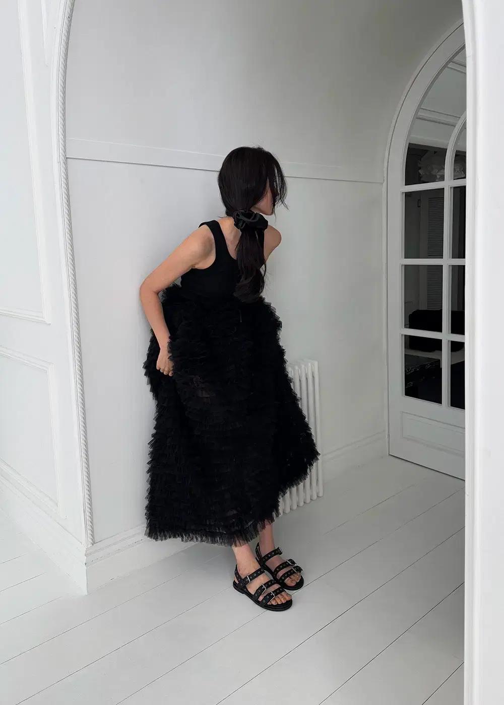 @세일 9532 버클 디테일 1cm 바이크샌들 235 블랙-새상품 7