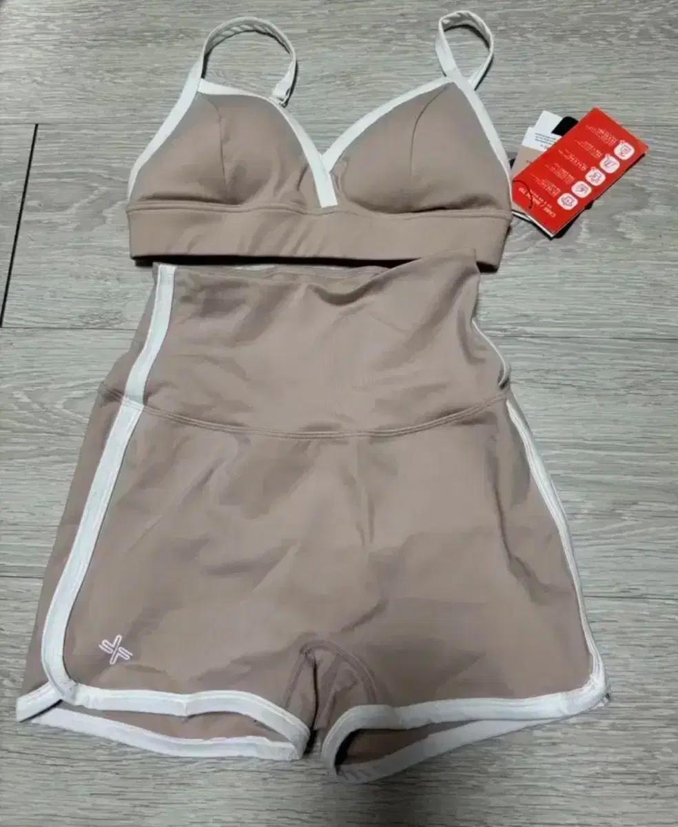 젝시믹스 래쉬가드 브라탑 하의 m 새제품 2