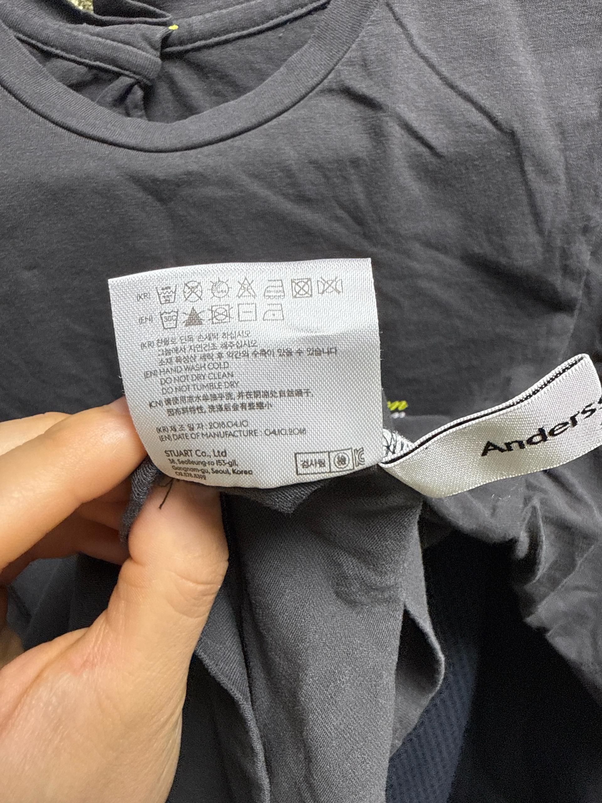앤더슨벨 로고 자수 반팔 티셔츠 차콜 3