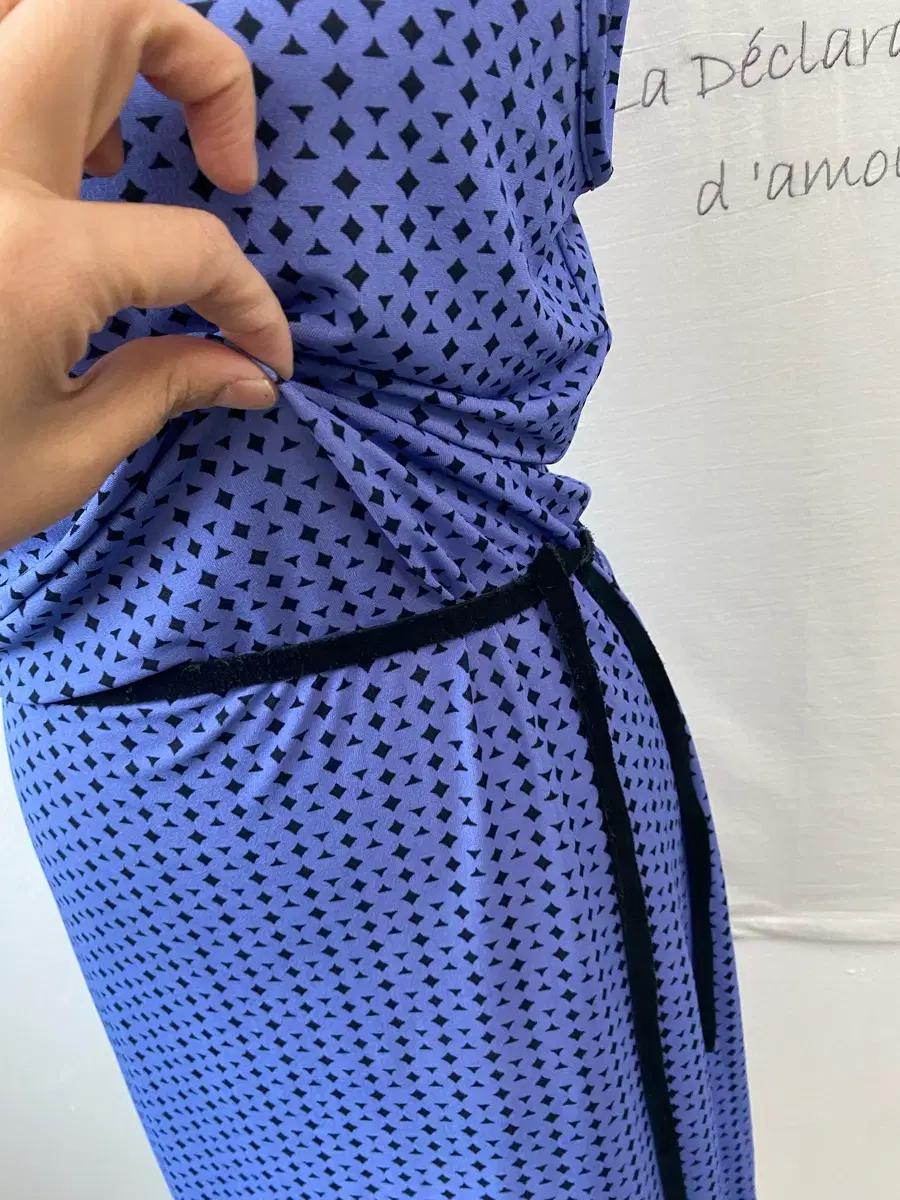 BCBG 가죽끈 포인트 민소매 원피스 7