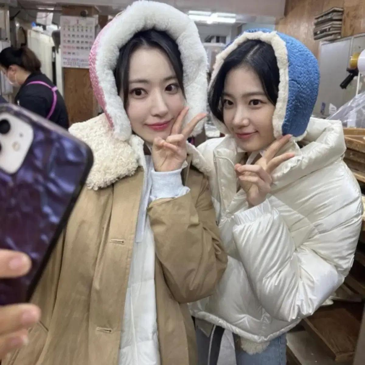 마크엠 여성 광택 후드 패딩 점퍼 아이보리 (카즈하착용) 1