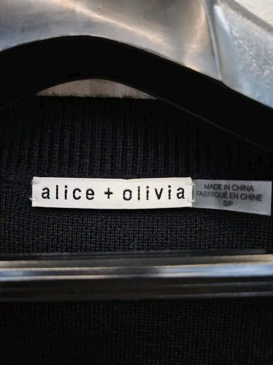 Alice + Olivia 블랙 자수 포인트 가디건 6