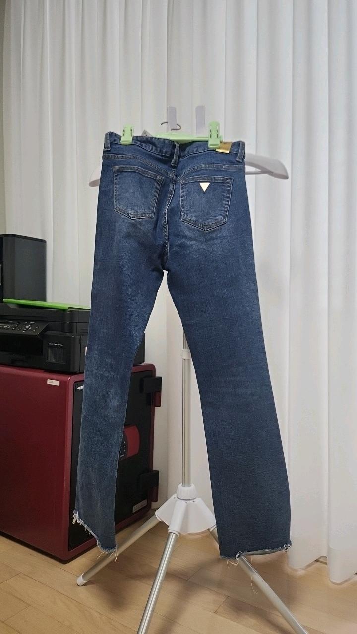 게스 여성 슬림 부츠컷 데님 팬츠 5