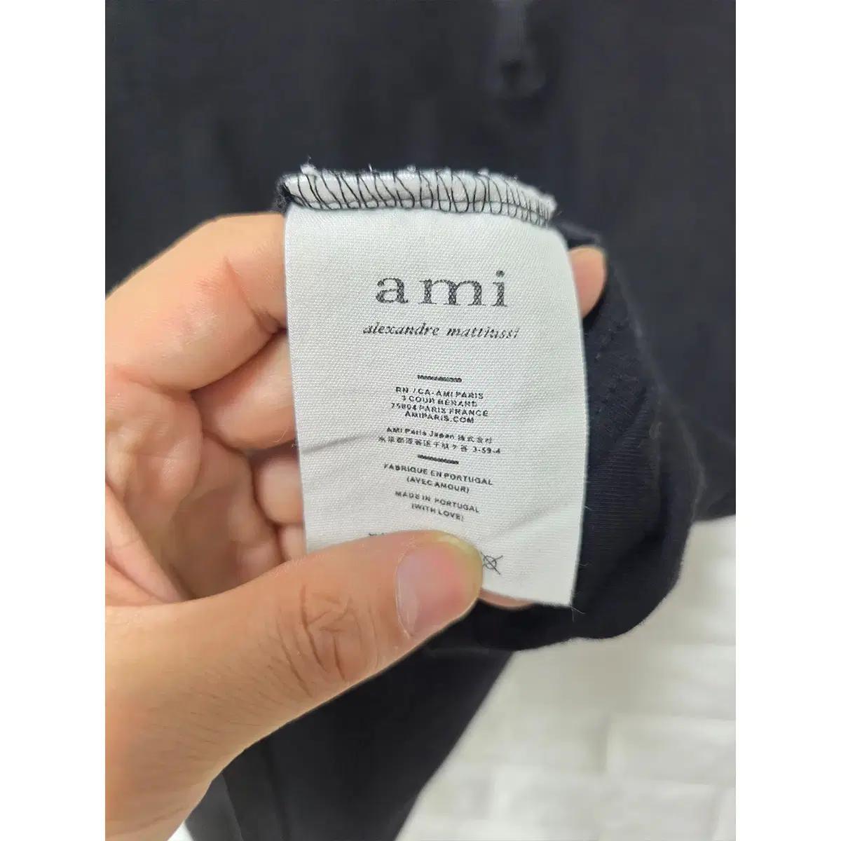 L 아미 AMI 블루로고 블랙 반팔 티 D799 4