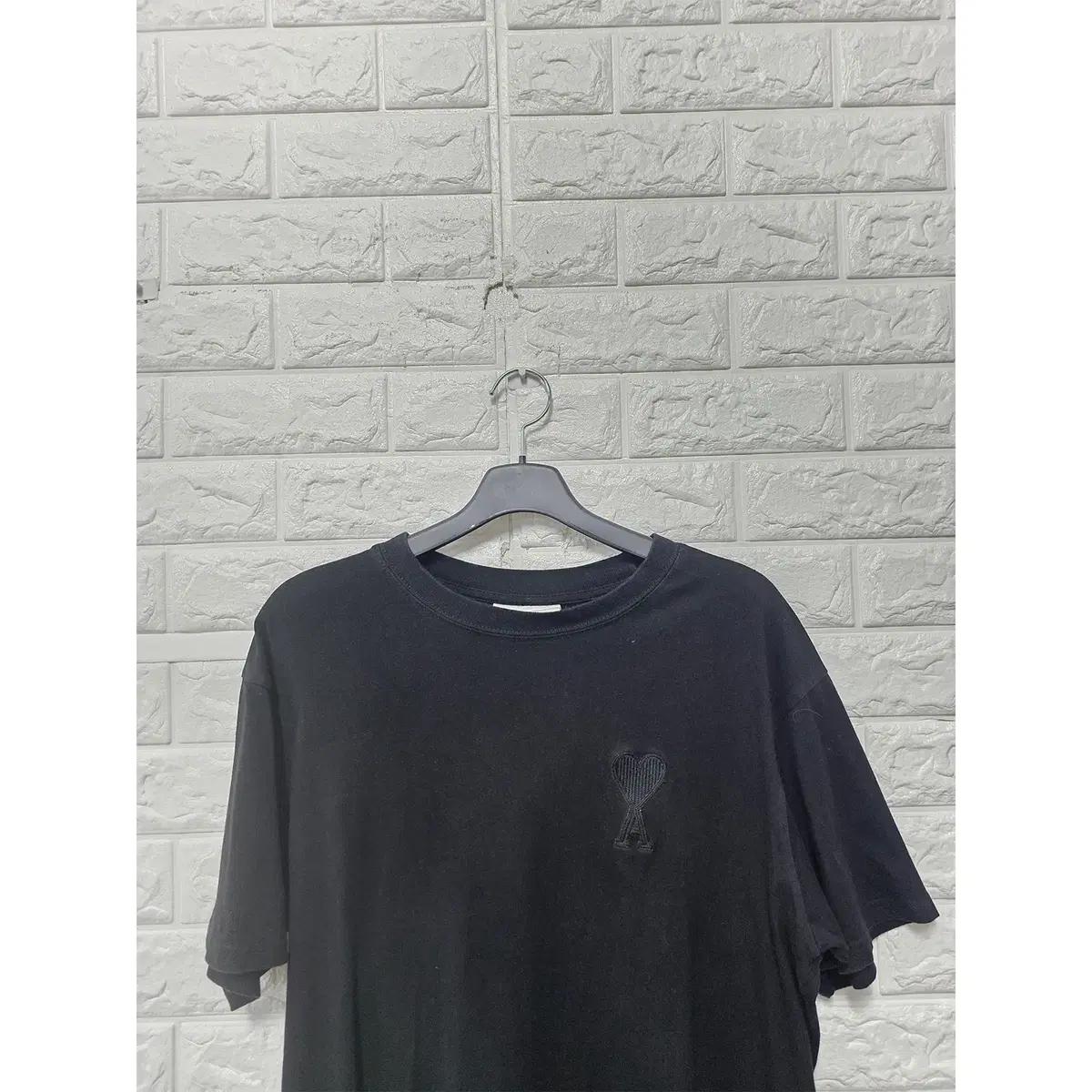 L 아미 AMI 블루로고 블랙 반팔 티 D799 6
