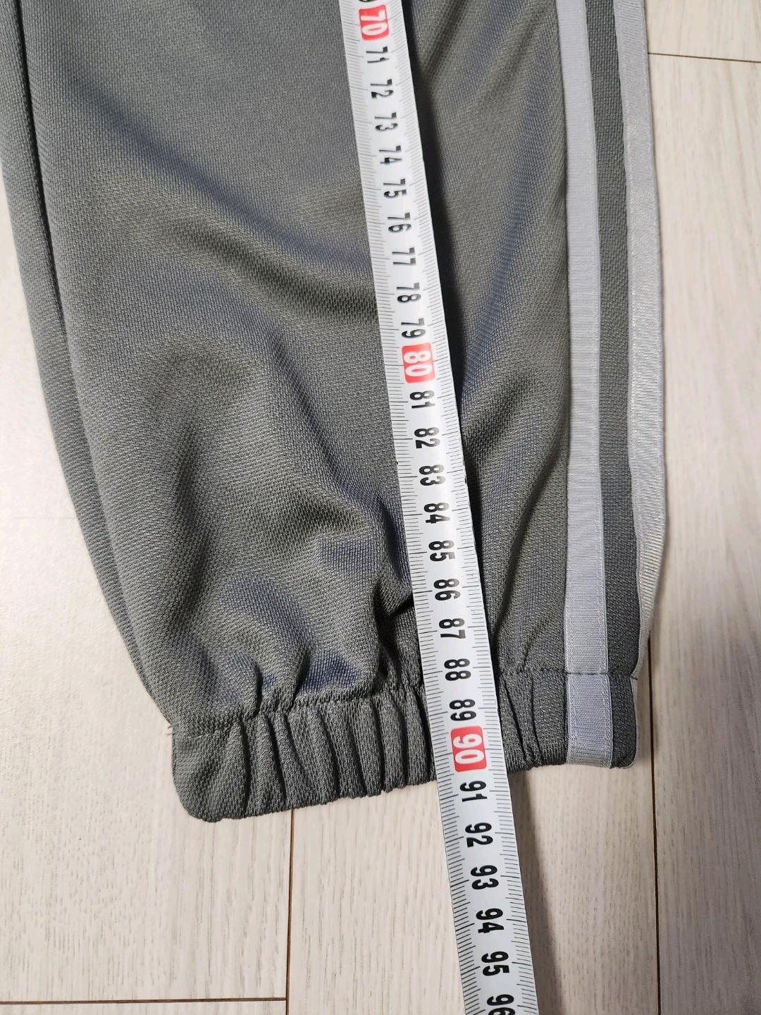 새상품급) 아디다스 로고 트레이닝 조거 팬츠 그레이 실버 사이즈s 7