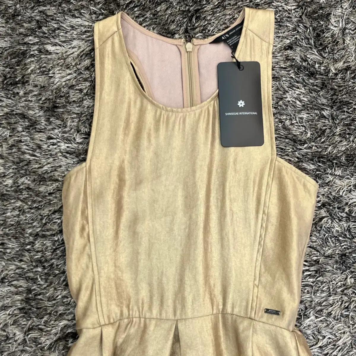 (새)아르마니 Metallic Cut-Out Back Dress (0) 3