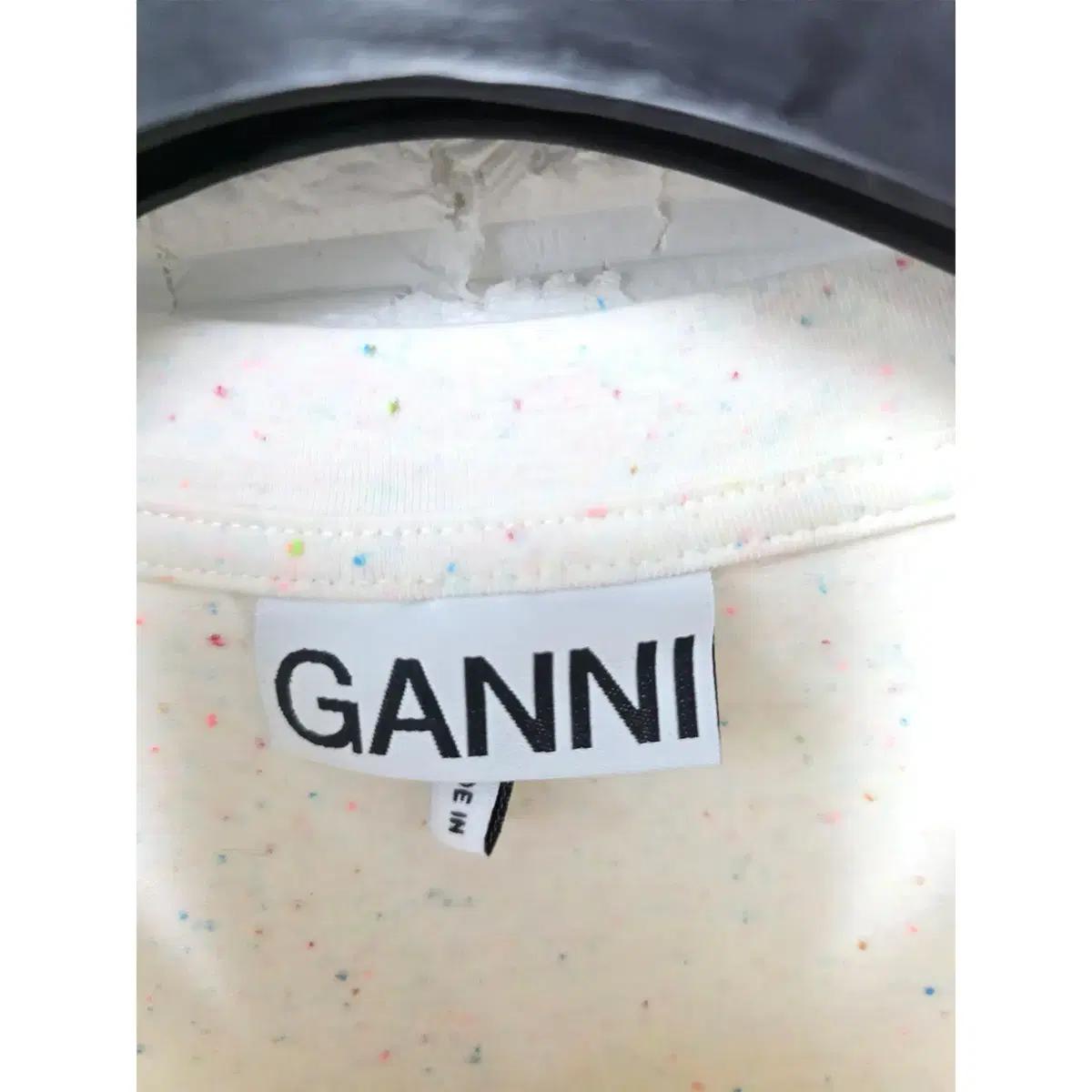 M 가니 GANNI 크롭 프린지 그래픽 반팔 티 D895 3