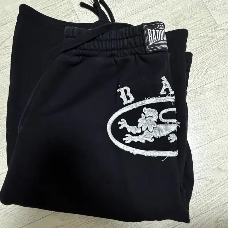 배드블러드 미스틱 패치 버뮤다 팬츠 블랙 S 3